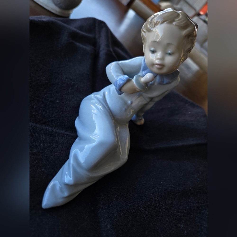 Vintage Lladró Porcelain Baby Figurine w Pacifier Daisa 1980 Spain